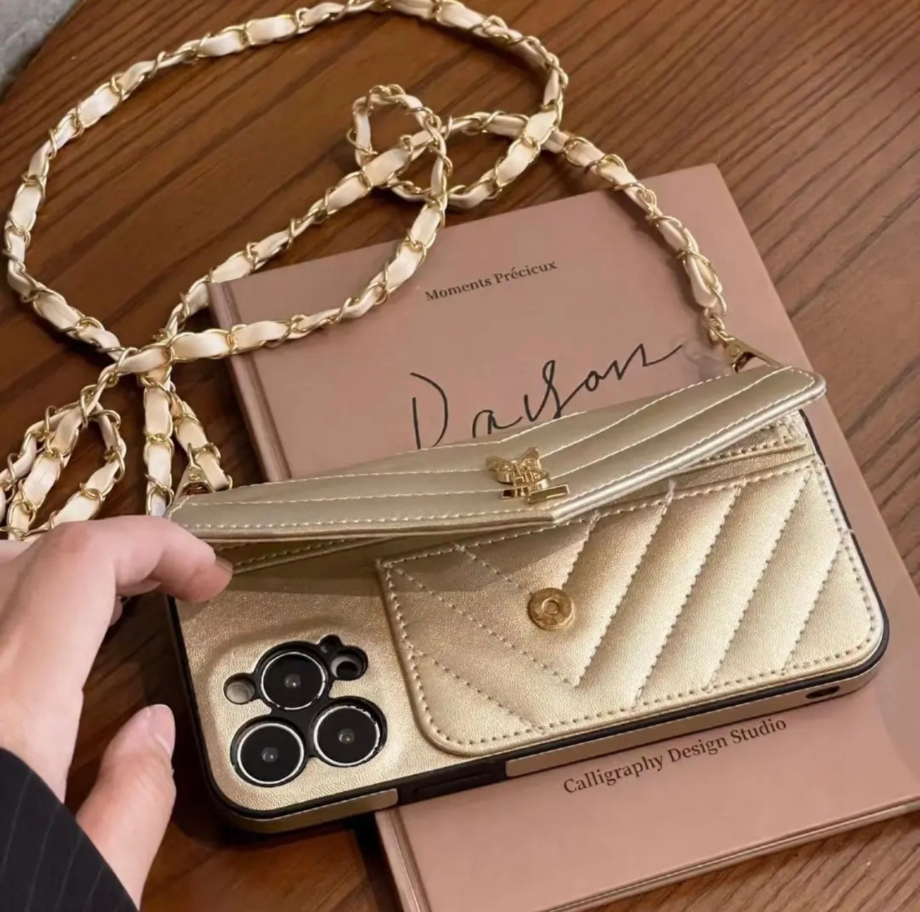 Luxurious iPhone Case（With chain）