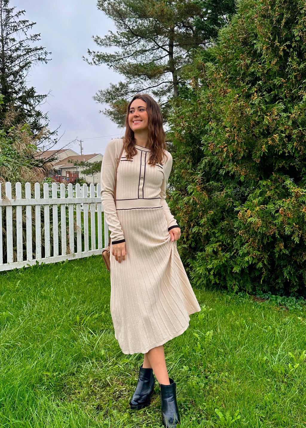 Luxuii Pleated Sweater Crewneck Ribbed Knitted Midi Dresses