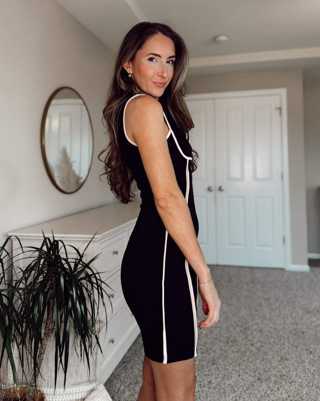Luxuii Square Neck Color Block Bodycon Sleeveless Mini Dress