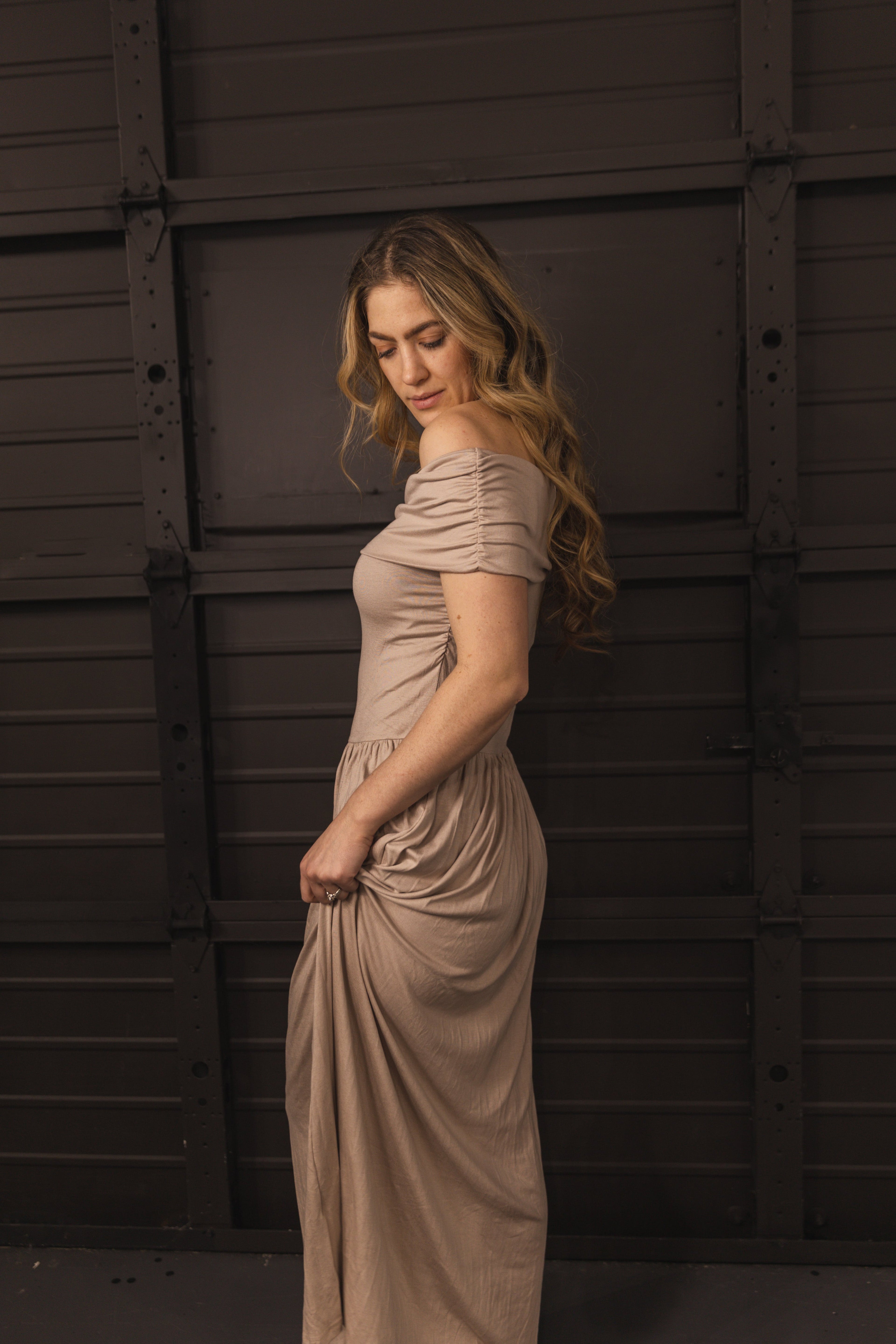 Luxuii Off The Shoulder Sleeveless Casual Slim Swing Pleated Dresses