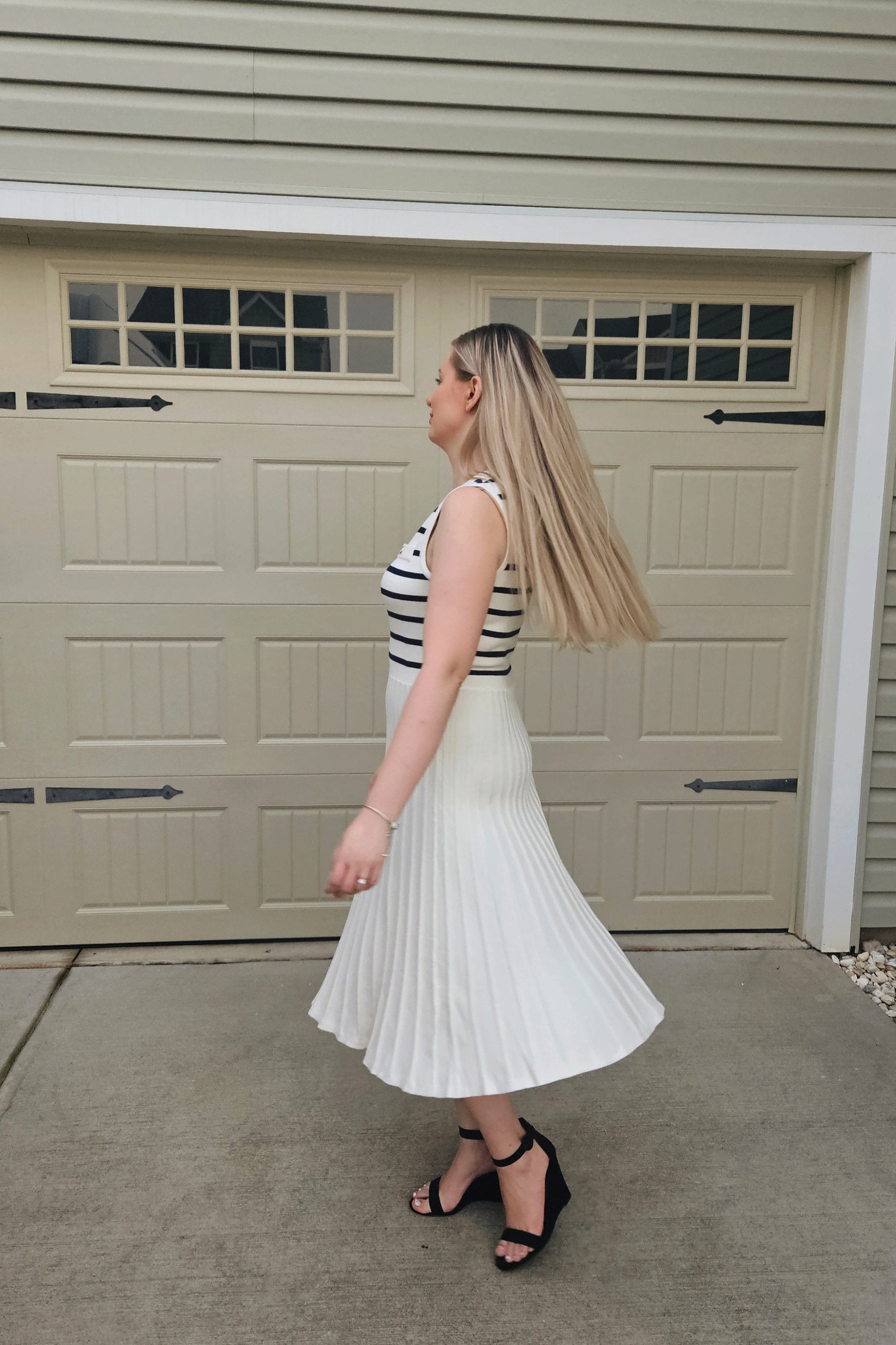 Luxuii Sleeveless Striped Crewneck Button Knit Swing Pleated Midi Dress