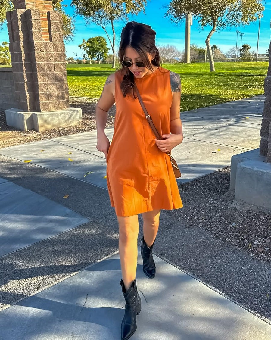 Luxuii Crew Neck Backless Sleeveless Tunic Mini Dress