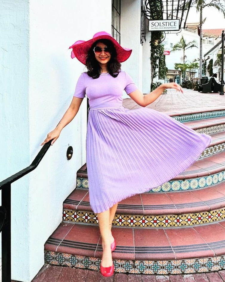 Luxuii Short Sleeve Crew Neck Ribbed Knit Belted Pleated Midi Dress