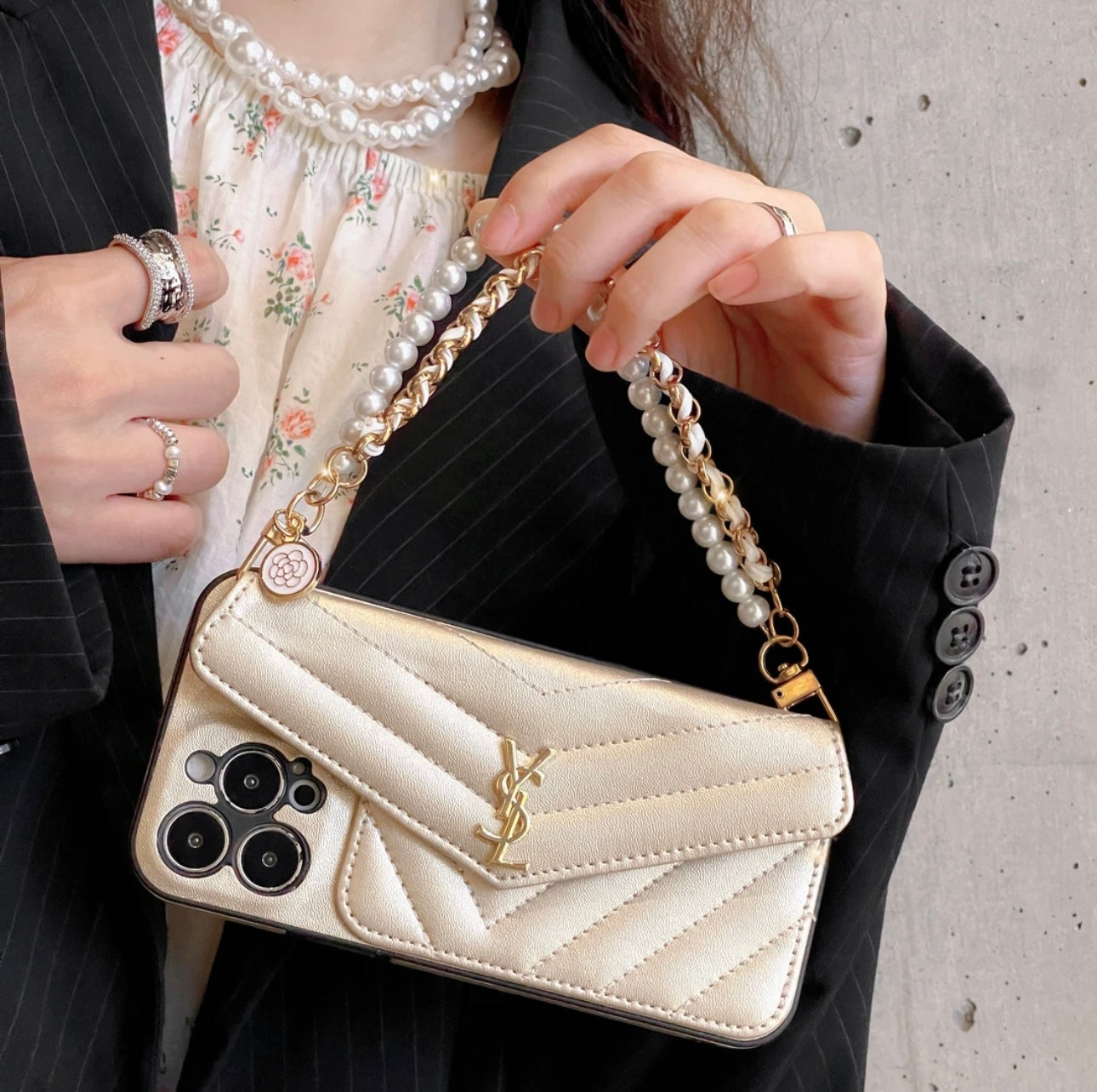 Luxurious iPhone Case（With chain）