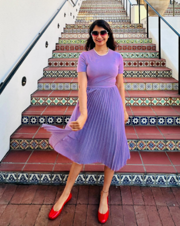 Luxuii Short Sleeve Crew Neck Ribbed Knit Belted Pleated Midi Dress